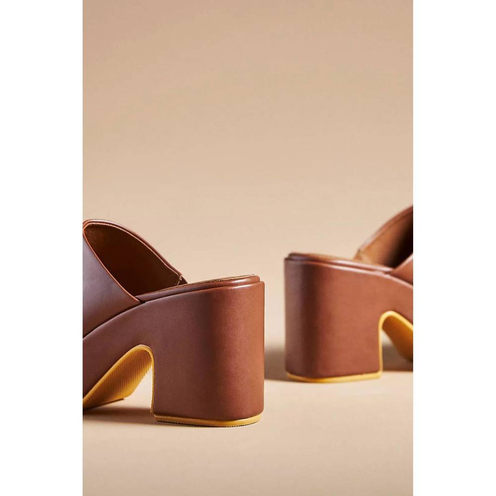 LIKE NEW- W/ Box Beach by Matisse Jayde Platform Mule - Picture 9 of 11